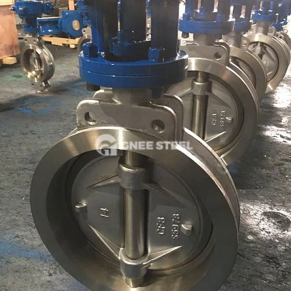 Stak sérvitringur á fiðrildi